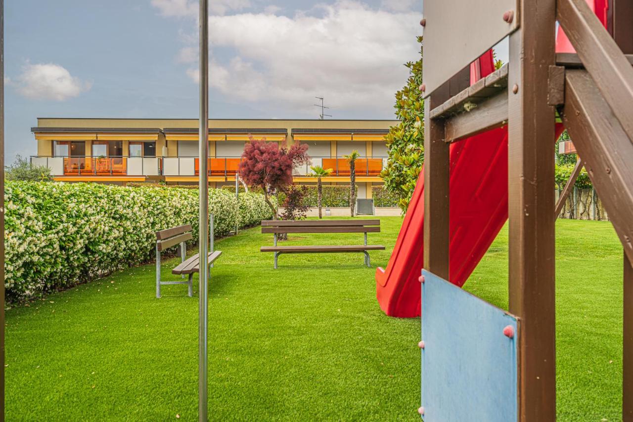 Hygge Family Apartment - One Step Away From The Lake!!! Sirmione Exterior photo